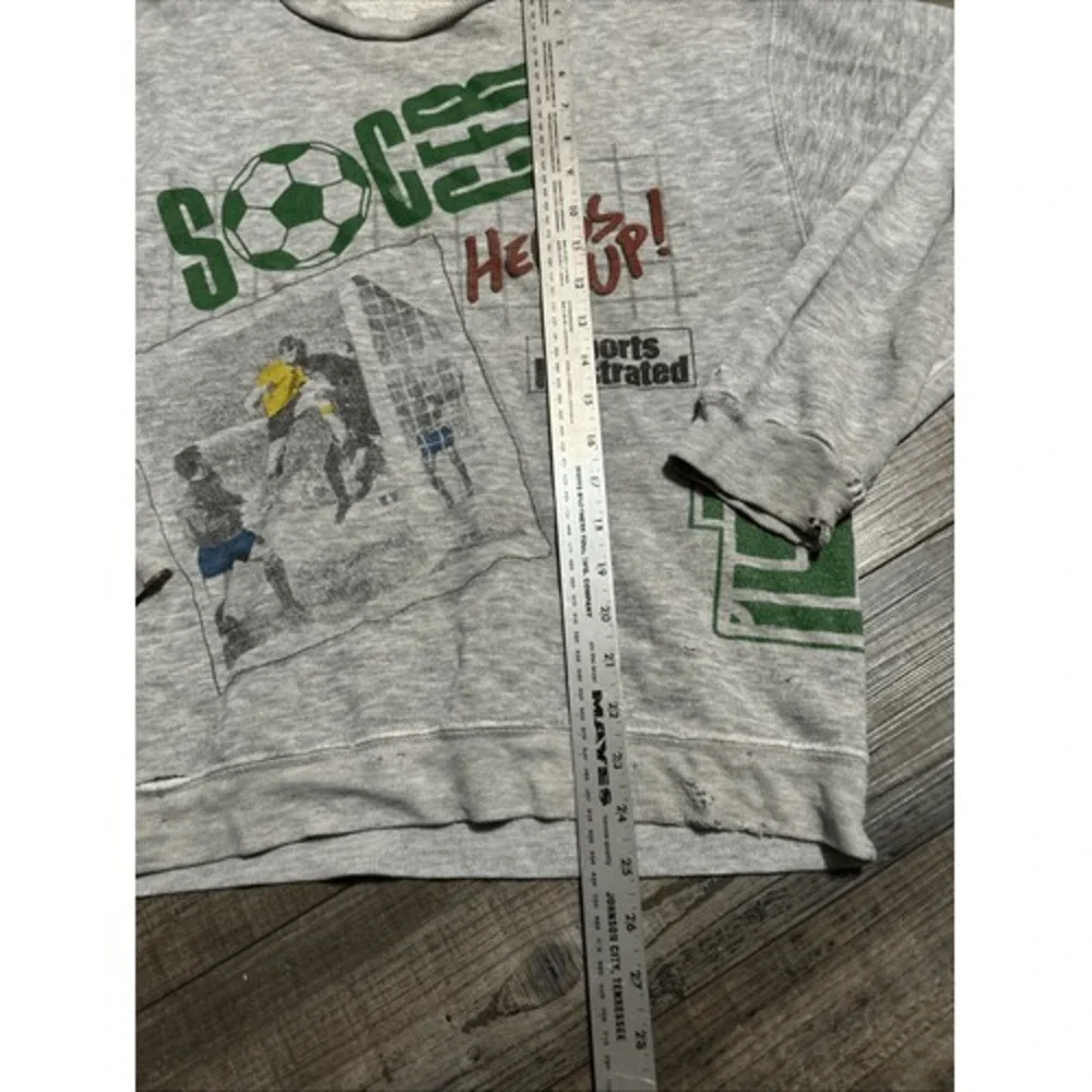 Vintage 90s Sports Illustrated Gray Sweatshirt‎  L Soccer Rare USA Distressed